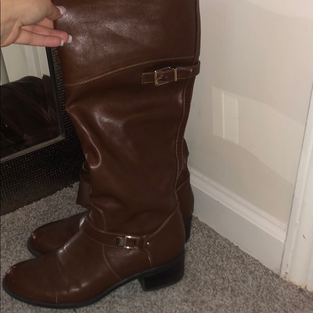 brown boots